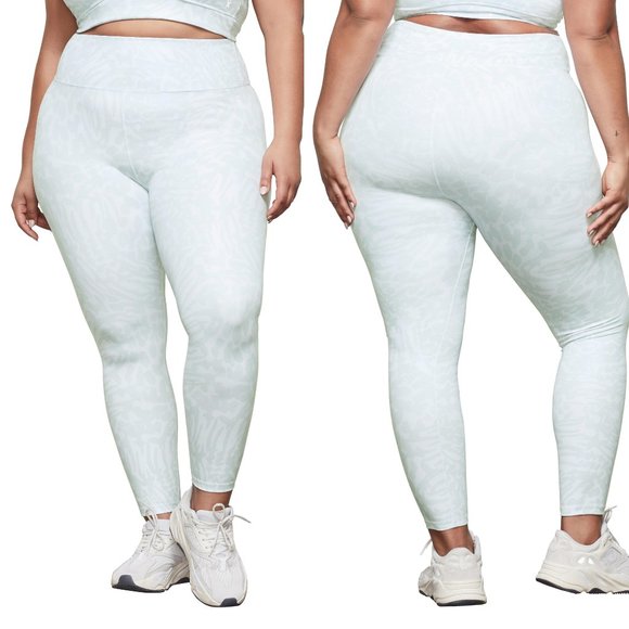 good american ∙ high rise leopard foil 7/8 legging - Picture 9 of 9